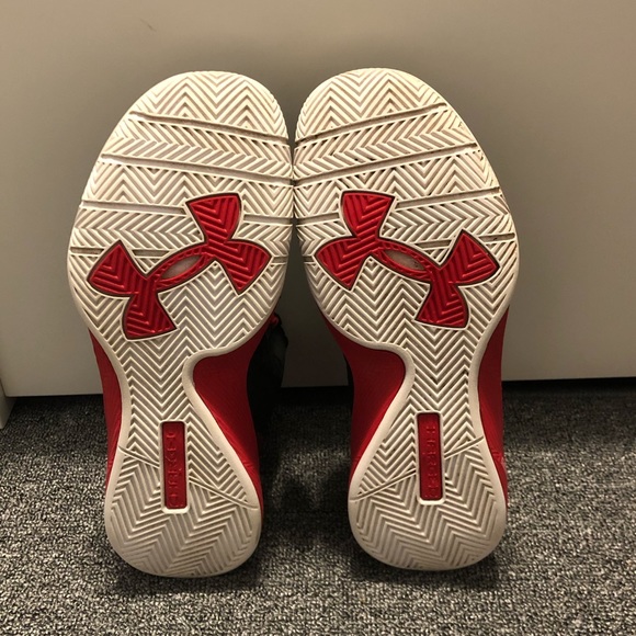 Under Armour Charged Basketball Shoe - Picture 4 of 5